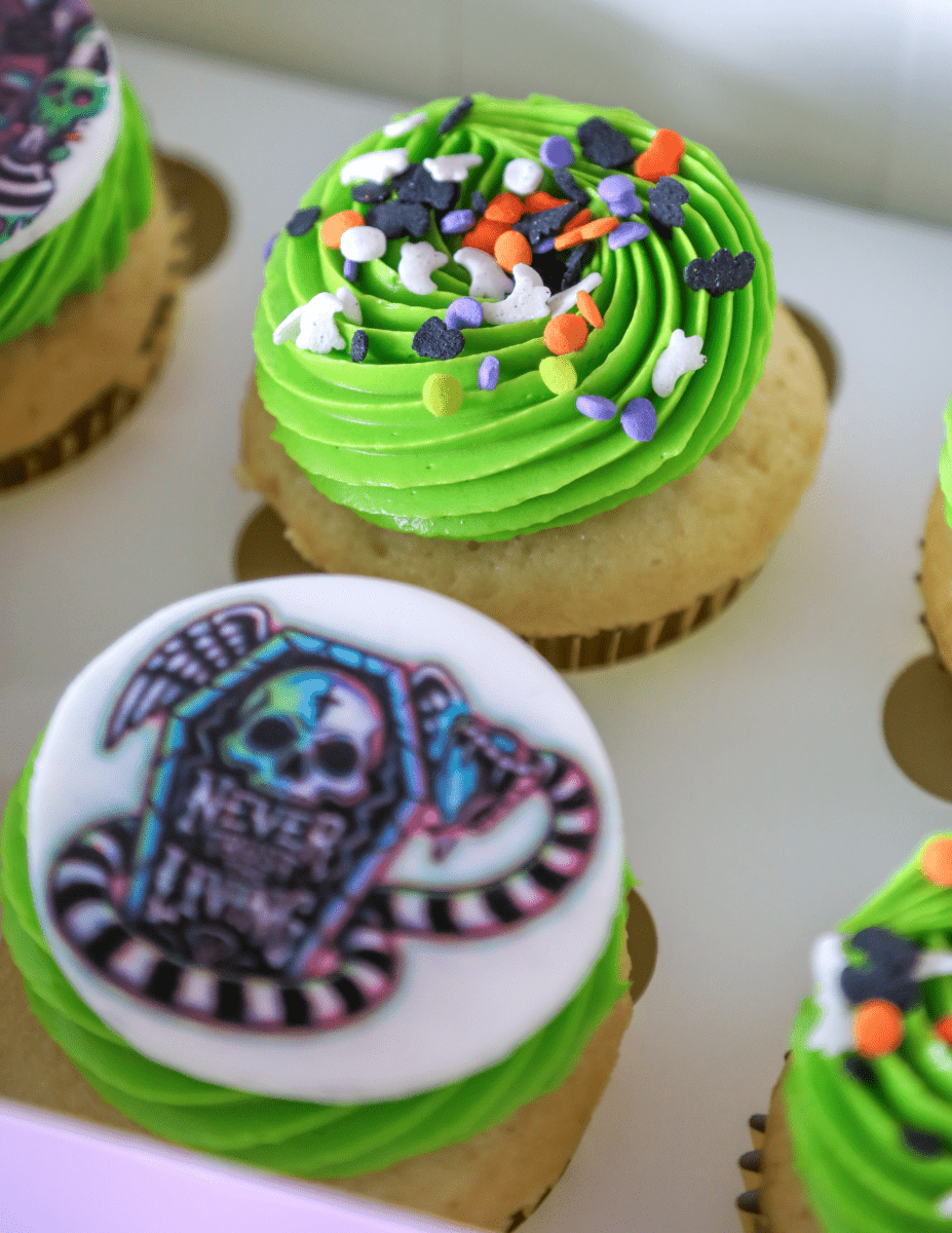 Beetlejuice Box of 6 Cupcakes  | dbakers Sweet Studio