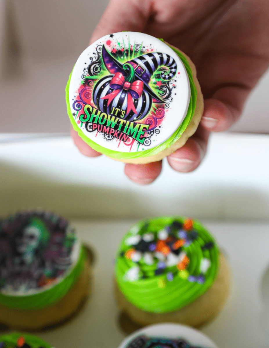Beetlejuice Box of 6 Cupcakes  | dbakers Sweet Studio