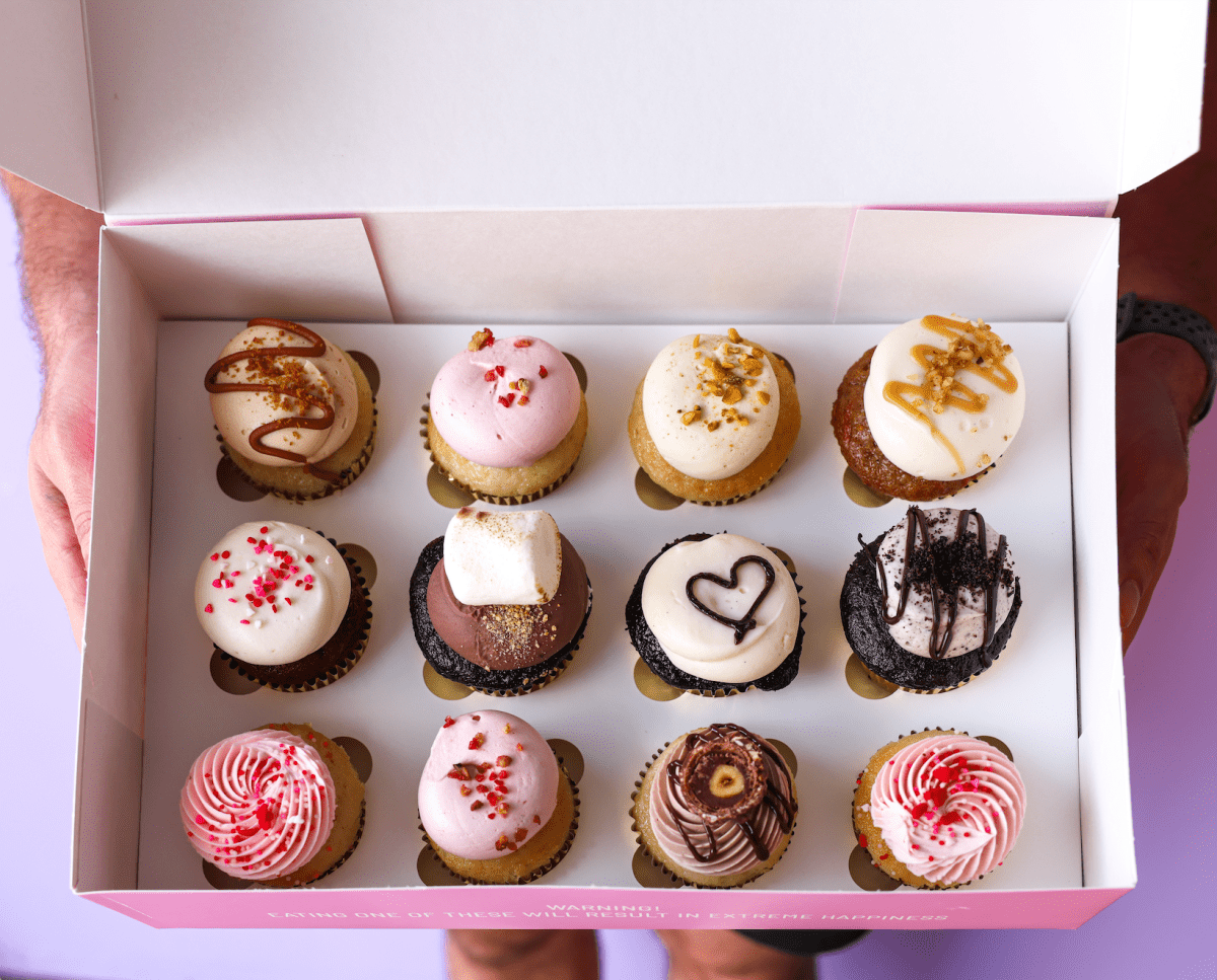 Box of 12 Cupcakes - dbakers Miami