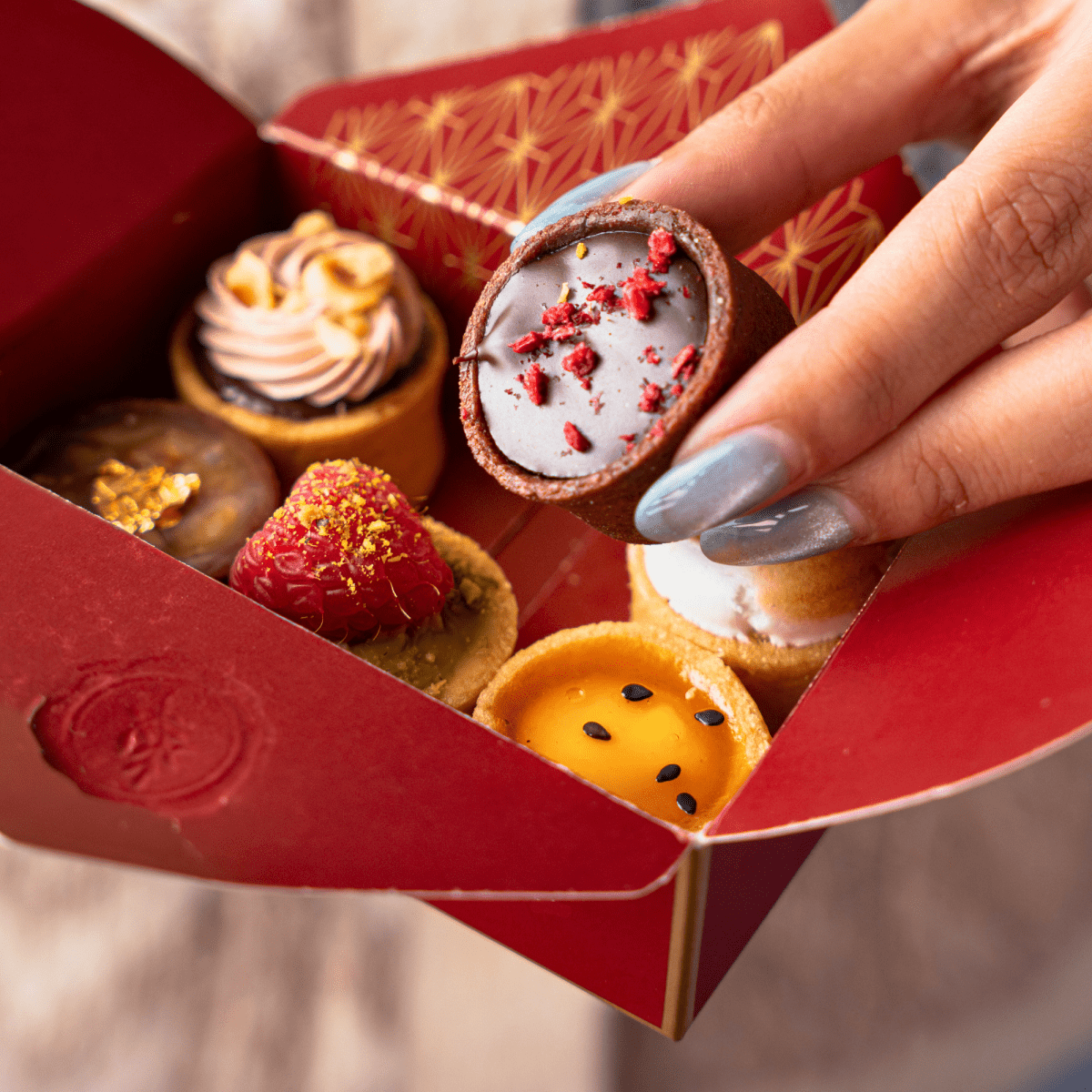 Christmas Jewel Post (6 Assorted mini tarts) - dbakers Miami