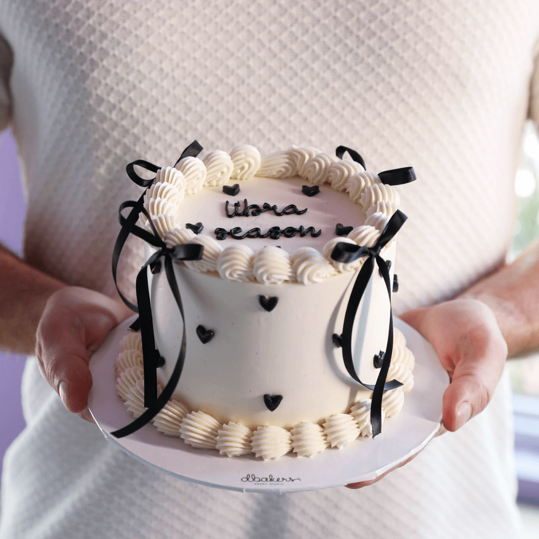 Love is in the cake  | dbakers Sweet Studio
